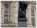 Dresden, Blick auf Frauenkirche mit Martin Luther Denkmal