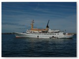 Ausflugsschiff vor Helgoland